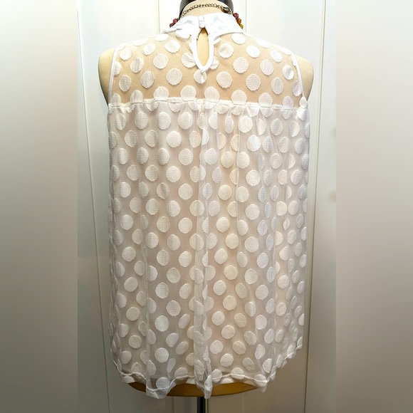 Polka Dot White Chiffon Sleeveless Top Sz Medium - Picture 3 of 4